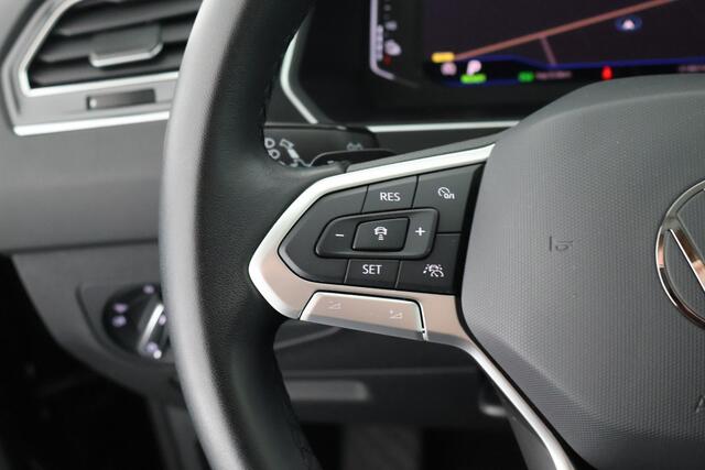 Volkswagen TIGUAN 1.4 TSI eHybrid 245pk Elegance Camera Keyless Stoelverwarming Panoramadak Virtual Cockpit Navigatie