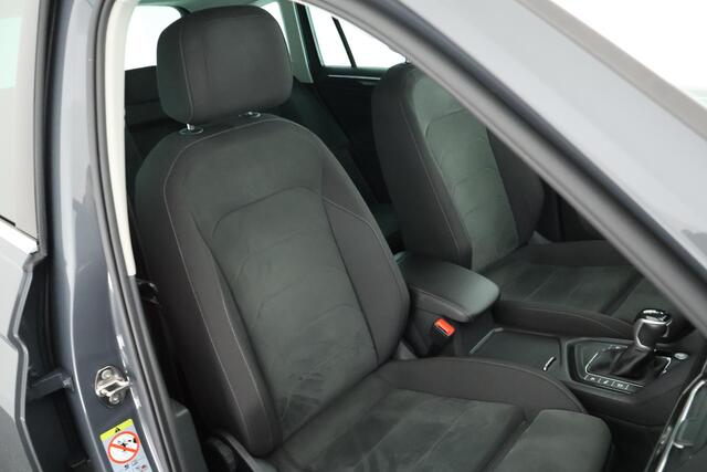 Volkswagen TIGUAN 1.5 TSI 150pk DSG Elegance Trekhaak 360Camera IQ.Light Headup Keyless Virtual Cockpit Navigatie