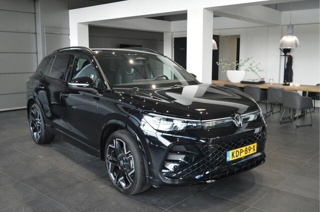Volkswagen TIGUAN 2.0 TDI 3X R-LINE Black Style camera 20 inch 150 pk !!