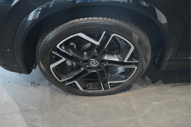 Volkswagen TIGUAN 2.0 TDI 3X R-LINE Black Style camera 20 inch 150 pk !!