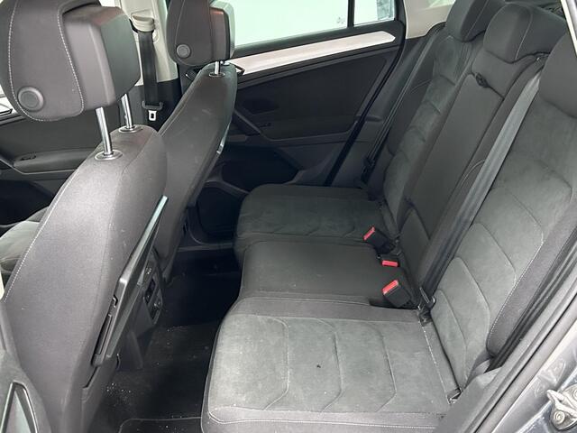 Volkswagen TIGUAN 1.4 TSI ACT Comfortline Business | TREKHAAK | NAVIGATIE | PARKEERSENSOREN VOOR-EN ACHTER | ZOMER-EN WINTERSET