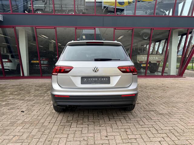 Volkswagen TIGUAN 1.4 TSI Comfortline Business | ACC | PDC | Stoelverw./massage | Navi | Elektr. klep |