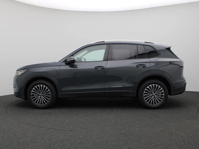 Volkswagen TIGUAN 1.5 eHybrid Life Edition 204PK DSG Trekhaak, 18" LM Velgen, Keyless, Achteruitrijcamera, Side Assist, Navi via Apple Carplay/Android Auto, Adaptieve Cruise Control, Stoel-Stuurverwarming, Elektr. Achterklep
