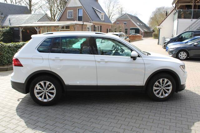 Volkswagen TIGUAN 1.5 TSI ACT ComfortLine Business Automaat - Camera navi