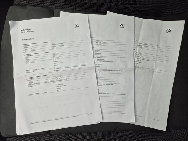 Volkswagen TIGUAN 1.4 TSI eHybrid Elegance Automaat / Wegklapbare Trekhaak / Winter-pakket / Trekgewicht 1.800 kg / Stuur- en Stoelverwarming / Voorstoelen met massage functie / Adaptief cruise control / Apple Carplay Android / Achteruitrijcamera /