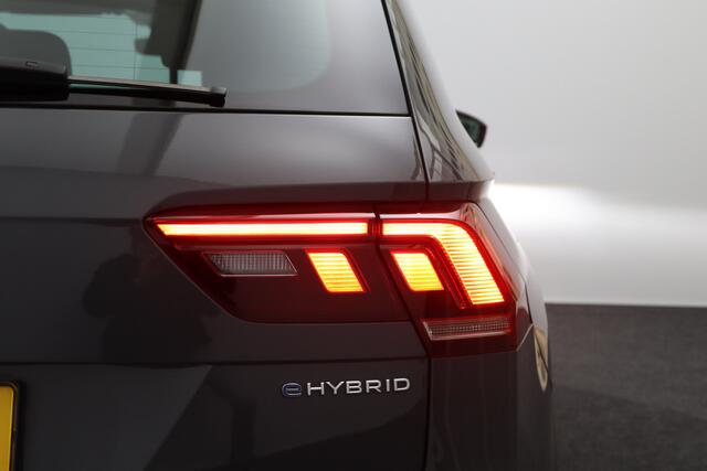 Volkswagen TIGUAN 1.4 TSI eHybrid 245 PK R-Line Business, Panoramadak, Winterpakket, Adap. Cruise Control,