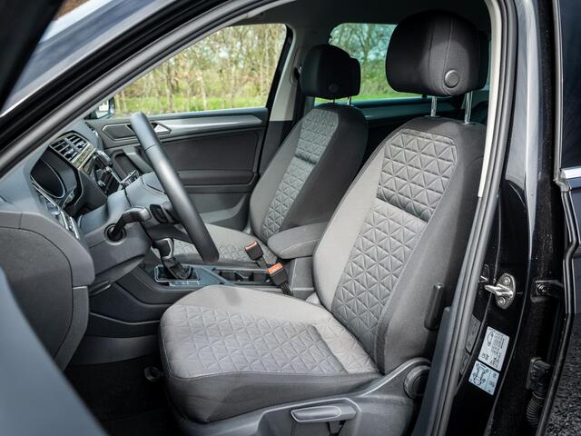 Volkswagen TIGUAN 1.5 TSI Elegance // winter pakket // PDC // ACC