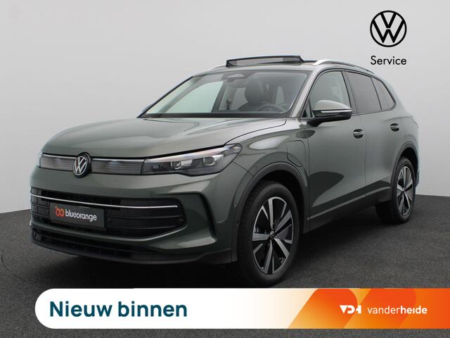 Volkswagen TIGUAN 1.5 eHybrid Life Edition 204PK DSG Pano-Schuifdak, Trekhaak, 19" LM Velgen, Navi via apple carplay/android auto, Stoel-stuurverwarming, Keyless, Elektr. Achterklep, Side Assist