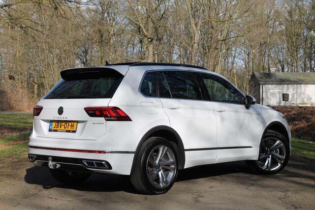 Volkswagen TIGUAN 1.4 TSI eHybrid R-Line Business+ | IQ | Pano | Trekhaak | Carplay