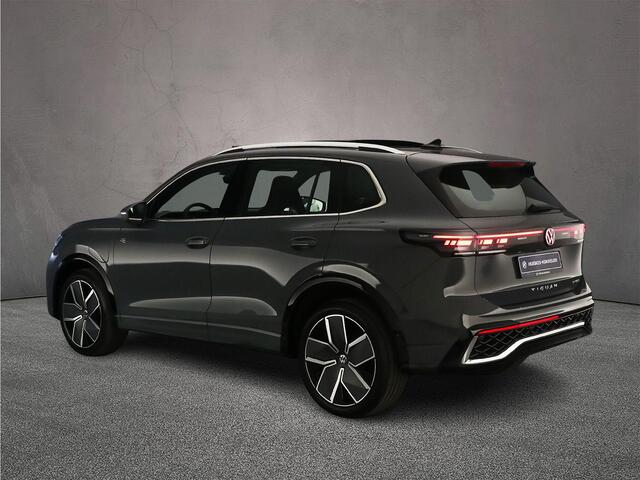 Volkswagen TIGUAN R-Line Edition 1.5 TSI eHybrid 272pk DSG Automaat Trekhaak, Panoramadak, Adaptive cruise control, Elektrische achterklep, Achteruitrijcamera