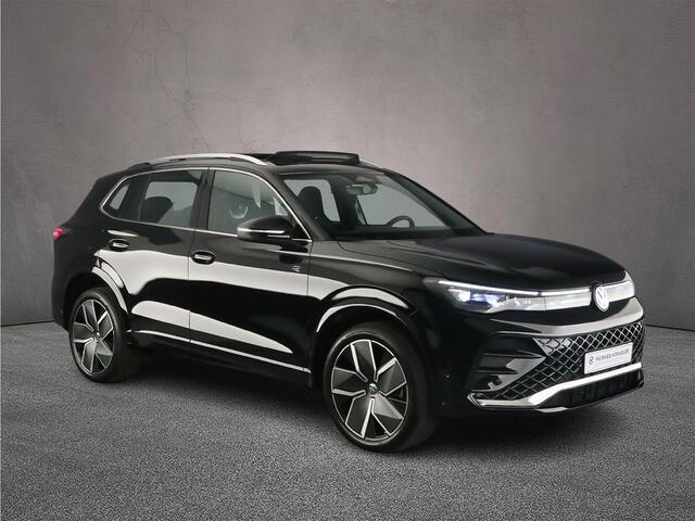 Volkswagen TIGUAN R-Line Edition 1.5 TSI eHybrid 272pk DSG Automaat Trekhaak, Panoramadak, Adaptive cruise control, Elektrische achterklep, Achteruitrijcamera