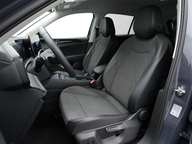 Volkswagen TIGUAN 1.5 eHybrid 204 pk Life | Achteruitrijcamera | Side Assist | Adaptive Cruise | Keyless Entry