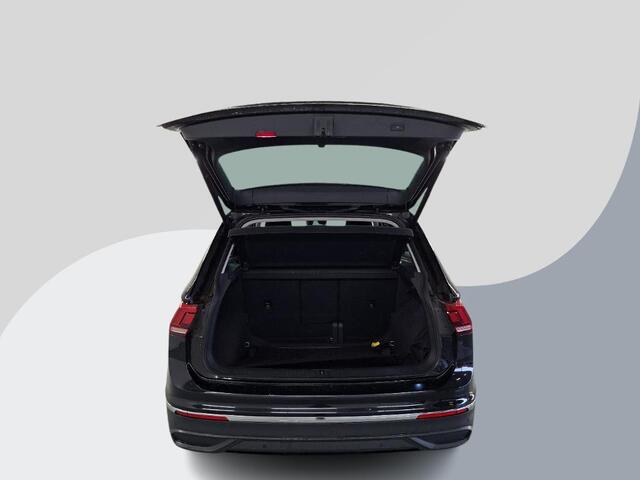 Volkswagen TIGUAN 1.5 TSI Life Business | 96500 km | Trekhaak | Navigatie. | VERWACHT!