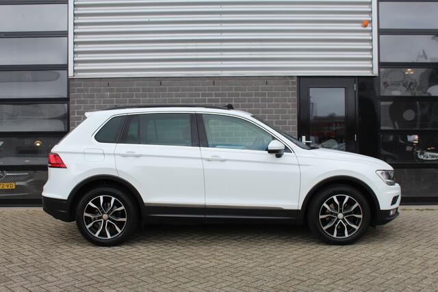 Volkswagen TIGUAN 1.4 TSI Comfortline / Panoramadak / Trekhaak / N.A.P.