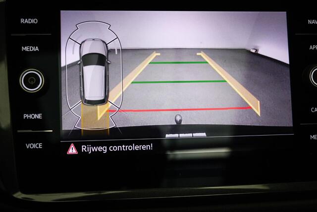 Volkswagen TIGUAN 1.5 TSI R-Line Business | WINTER / TRAILER- PACK | PANORAMADAK | IQ LIGHT | DAB | APPLE | CAMERA | TREKHAAK | 19"