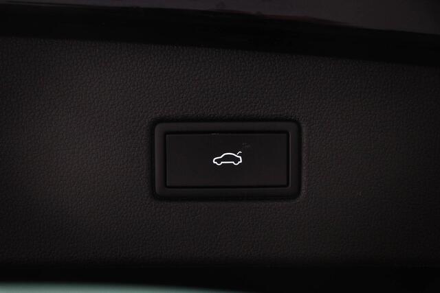 Volkswagen TIGUAN 1.5 TSI R-Line Business | WINTER / TRAILER- PACK | PANORAMADAK | IQ LIGHT | DAB | APPLE | CAMERA | TREKHAAK | 19"