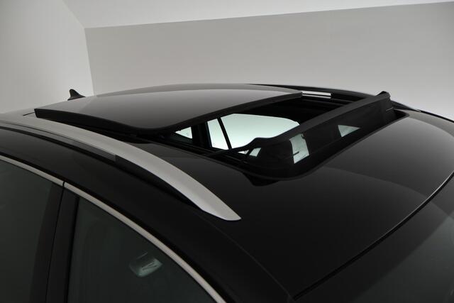 Volkswagen TIGUAN 1.5 272pk eHybrid R-Line Edition Trekhaak Camera Panoramadak Keyless Carplay