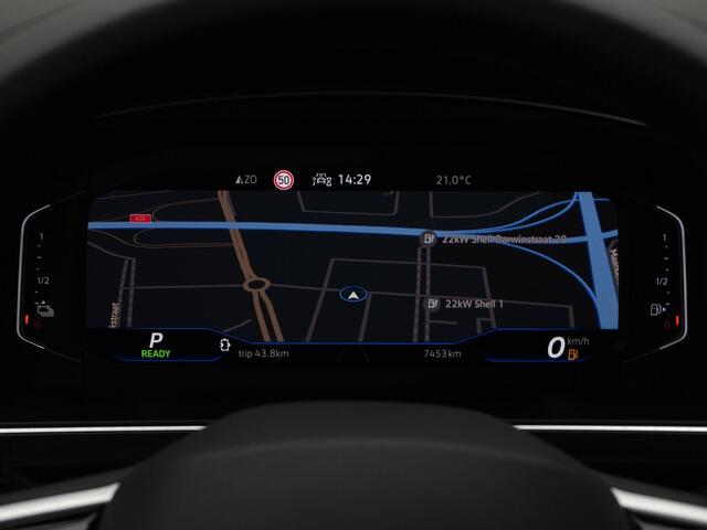 Volkswagen TIGUAN 1.4 TSI eHybrid 245 pk DSG R-Line Business | Panoramadak | Standkachel | LED koplampen | Achteruitrij camera | Adaptive Cruise