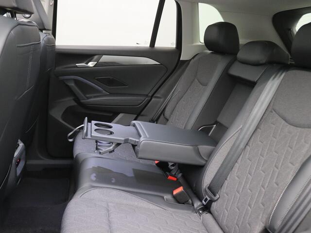 Volkswagen TIGUAN 1.5 eHybrid Life Edition 204PK DSG Pano-Schuifdak, Trekhaak, 19" LM Velgen, Navi via apple carplay/android auto, Stoel-stuurverwarming, Keyless, Elektr. Achterklep, Side Assist