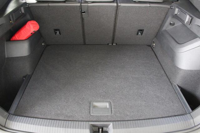 Volkswagen TIGUAN 1.5 eTSI Life Goal Edition Navigatie | Trekhaak | Matrix Led | Keyless Entry | Easy Open achterklep