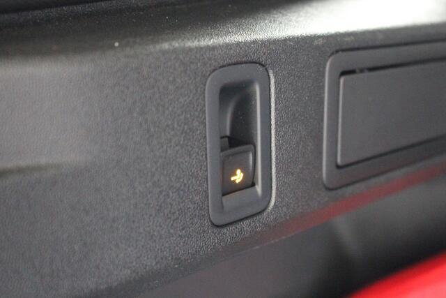 Volkswagen TIGUAN 1.5 eTSI Life Goal Edition Navigatie | Trekhaak | Matrix Led | Keyless Entry | Easy Open achterklep