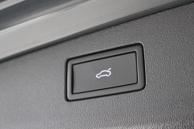 Volkswagen TIGUAN 1.5 eTSI Life Goal Edition Navigatie | Trekhaak | Matrix Led | Keyless Entry | Easy Open achterklep