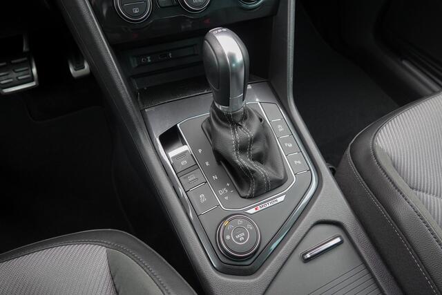 Volkswagen TIGUAN 2.0Tsi 180Pk DSG7 | R-Line | 4-Motion | Achteruitrijcamera | 20''