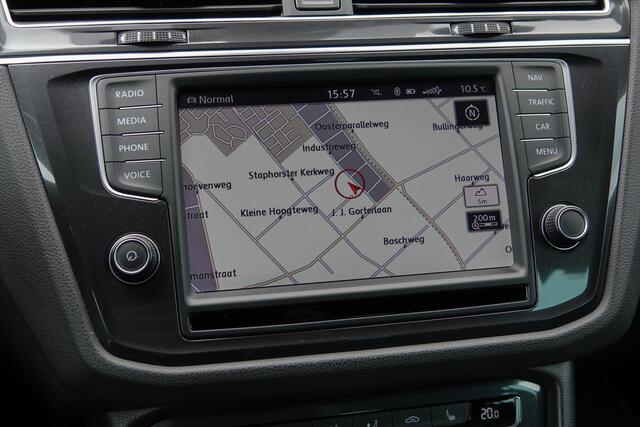 Volkswagen TIGUAN 2.0Tsi 180Pk DSG7 | R-Line | 4-Motion | Achteruitrijcamera | 20''