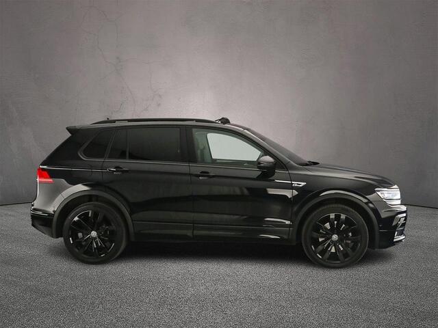 Volkswagen TIGUAN Highline 2.0 TSI 190pk 4-Motion DSG Automaat Panoramadak, Lederen bekleding, Black style, 360 camera, Adaptive cruise control, Head up display, DYN audio