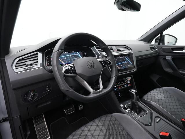 Volkswagen TIGUAN 1.4 TSI eHybrid 245 pk R-Line | Panoramadak | Trekhaak | Discover Pro | Adaptief onderstel | IQ Light | Stuur-/stoelverwarming