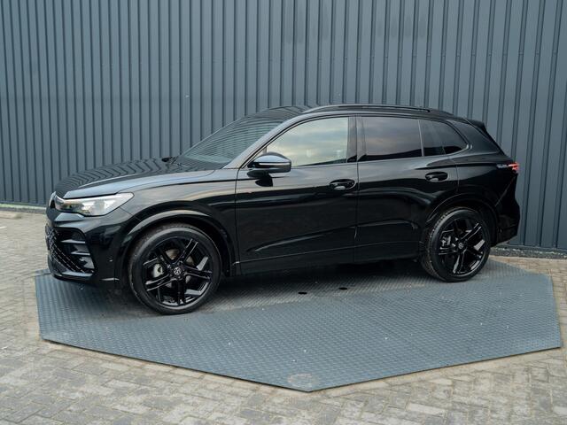 Volkswagen TIGUAN 1.5 eTSI R-Line Edition | Panodak | Head Up | Trekhaak wegkl. | 360 Camera | Harman/Kardon | Prijs Rijklaar!!