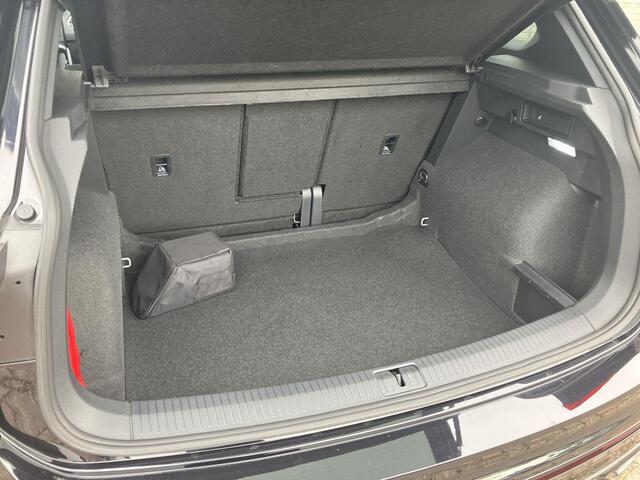 Volkswagen TIGUAN 1.5 TSI 150pk DSG R-Line Black Style · Panoramadak · Matrix LED · Apple/Android Car Play · Stuur- & Stoelverwarming · ACC ·