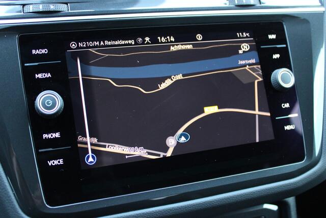 Volkswagen TIGUAN 1.5 TSI 150PK DSG R-Line Business+ |PANO|BLACK-STYLE|IQ.LIGHT|20-INCH|