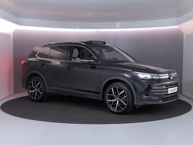Volkswagen TIGUAN 1.5 eHybrid Elegance 204 pk Automaat (DSG) | SOH 100% | Verlengde garantie | Navigatie | Panoramadak | Trekhaak (wegklapbaar) | Parkeersensoren (Park assist) | Rondomzicht camera | Stoelverwarming v/a |