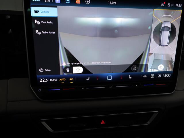 Volkswagen TIGUAN 1.5 eHybrid Elegance 204 pk Automaat (DSG) | SOH 100% | Verlengde garantie | Navigatie | Panoramadak | Trekhaak (wegklapbaar) | Parkeersensoren (Park assist) | Rondomzicht camera | Stoelverwarming v/a |