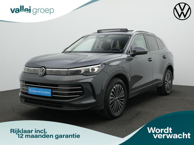 Volkswagen TIGUAN 1.5 eHybrid 204 pk Elegance | Panoramadak | Trekhaak | Head-up display | Adaptief onderstel | 360 Camera | IQ Light | Stuur-/stoelverwarming