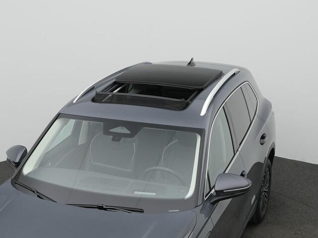 Volkswagen TIGUAN 1.5 eHybrid 204 pk Elegance | Panoramadak | Trekhaak | Head-up display | Adaptief onderstel | 360 Camera | IQ Light | Stuur-/stoelverwarming