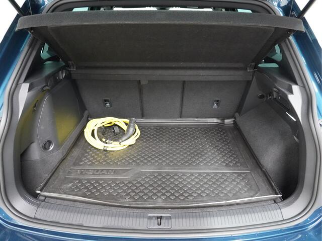 Volkswagen TIGUAN 1.4 TSI eHybrid R-Line Business+ | Trekhaak | IQ.Light | Camera | Stoel/Stuurverw. | 20" 126