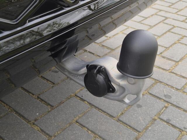 Volkswagen TIGUAN 1.5 eHybrid R-Line Business / Fabrieksgarantie tot 12-2027 / Trekhaak / CCS snellader / Head Up Display / Trekgewicht 2000 kg / Glazen schuif- en kanteldak / Voorstoel met massage functie / Stuur- Stoel & Achterbank verwarming / Elektrische achterklep / A