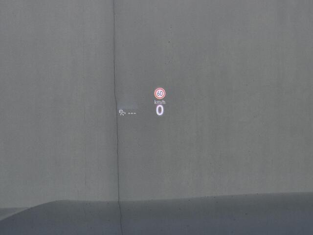 Volkswagen TIGUAN 1.5 eHybrid R-Line Business / Fabrieksgarantie tot 12-2027 / Trekhaak / CCS snellader / Head Up Display / Trekgewicht 2000 kg / Glazen schuif- en kanteldak / Voorstoel met massage functie / Stuur- Stoel & Achterbank verwarming / Elektrische achterklep / A