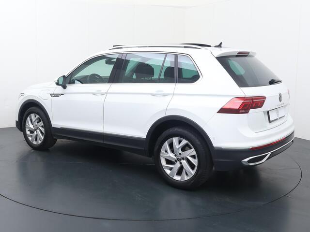 Volkswagen TIGUAN 1.4 TSI eHybrid Elegance | 245 PK | SoH 89% | Panoramadak | Matrix LED koplampen | Achteruitrijcamera | Apple Carplay/Android Auto |