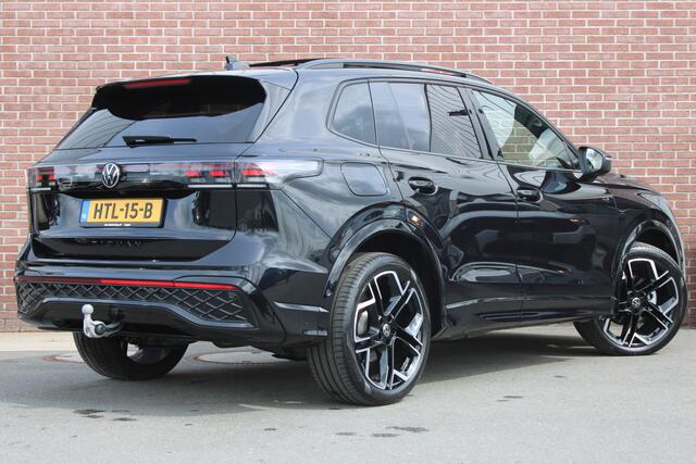 Volkswagen TIGUAN 1.5 eTSI 150PK DSG R-Line |PANO-DAK|BLACK-STYLE|TREKHAAK|IQ.DRIVE|CAMERA|