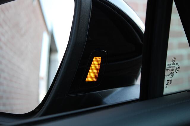 Volkswagen TIGUAN 1.5 eTSI 150PK DSG R-Line |PANO-DAK|BLACK-STYLE|TREKHAAK|IQ.DRIVE|CAMERA|