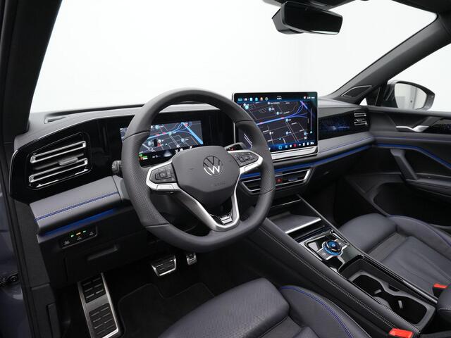 Volkswagen TIGUAN 1.5 eHybrid 272 pk R-Line | Panoramadak | Trekhaak | Leder | Geheugen-/ventilatiestoelen | Head-up display | Harman/Kardon | IQ Light | 360 Camera