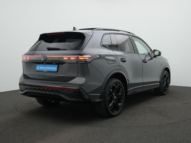 Volkswagen TIGUAN 1.5 eHybrid 272 pk R-Line | Panoramadak | Trekhaak | Leder | Geheugen-/ventilatiestoelen | Head-up display | Harman/Kardon | IQ Light | 360 Camera
