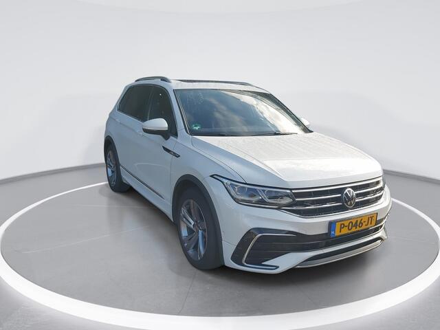 Volkswagen TIGUAN 1.5 TSI 150pk DSG R-Line · Panoramadak · Trekhaak · Camera · Apple/Android Car Play · Navigatie · Stoel-& Stuurverwarming · 19'' Inch ·
