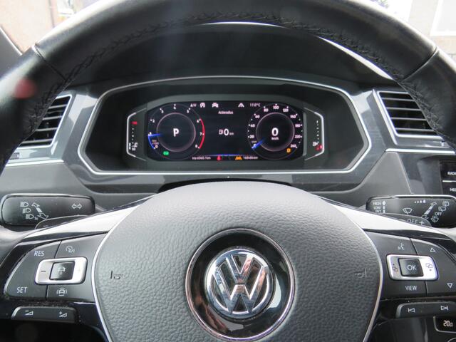 Volkswagen TIGUAN 1.5 TSI 150Pk DSG Highline Business R * Rijklaarprijs incl. garantie * R-Line * Pano-dak * Trekhaak Wegkl * Camera * Led Koplampen *