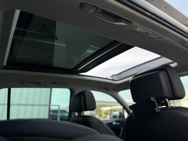 Volkswagen TIGUAN 1.4 TSI ACT Highline Business R | Pano | Trekhaak