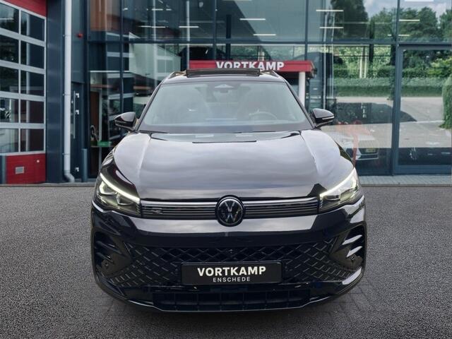Volkswagen TIGUAN 1.5 eTSI R-LINE PANO-DAK/TREKHAAK/CAMERA/HUD/E-KLEP