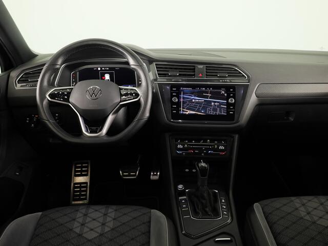 Volkswagen TIGUAN 1.5 TSI R-Line Business 150 pk Automaat (DSG) | Verlengde garantie | Navigatie | Panoramadak | Trekhaak (wegklapbaar) | Parkeersensoren (Park assist) | Achteruitrijcamera | Stoelverwarming | R-Line |